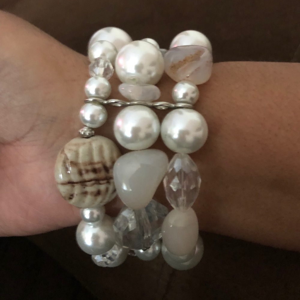 Faux pearl and crystal beaded bracelet
